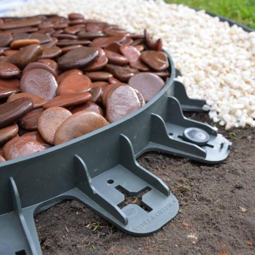 Fekete színű kerti szegély 0,8 m*60 mm